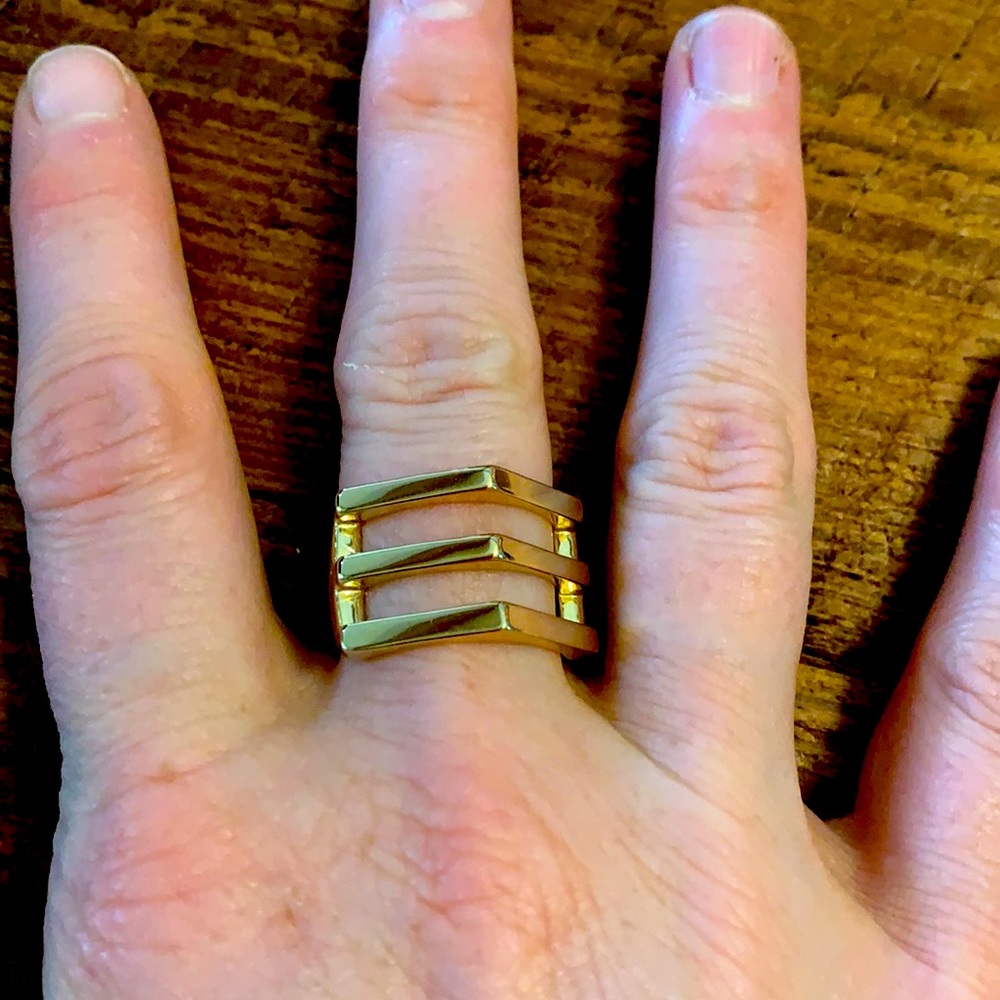 Premier designs women’s gold ring sz 10